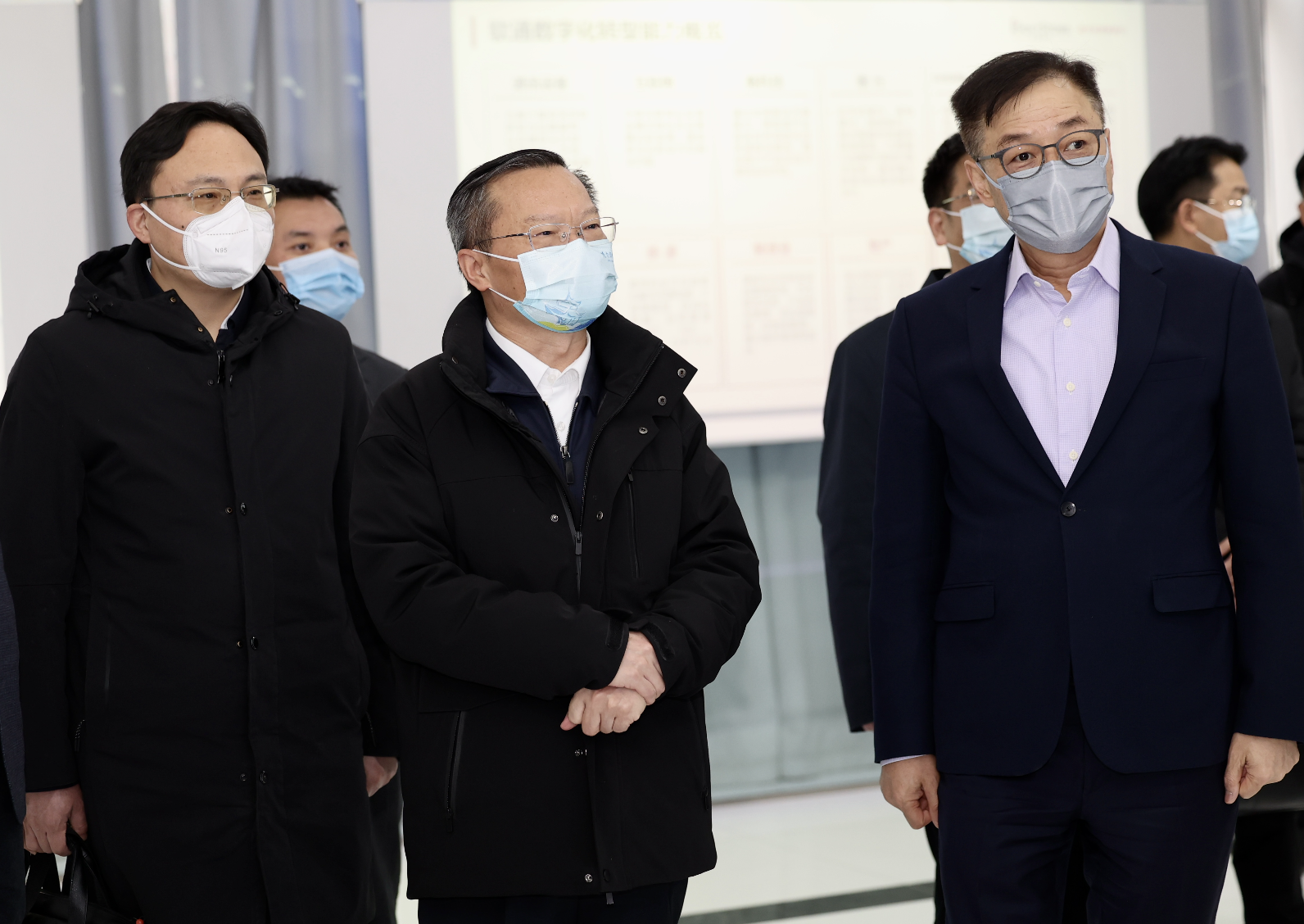 貴州省委常委、貴陽市委書記胡忠雄一行赴軟通動力參觀調研